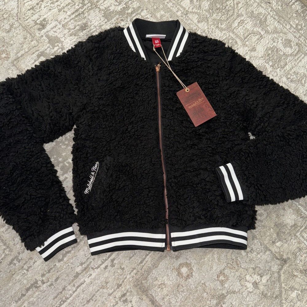 Women's Mitchell & Ness Cozy Bear Jacket‎ Black NWT Msrp $120